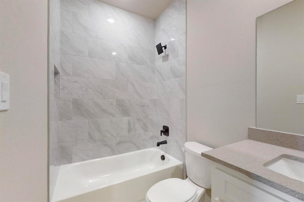 501 Alondrita Street. Leonard, TX 75452