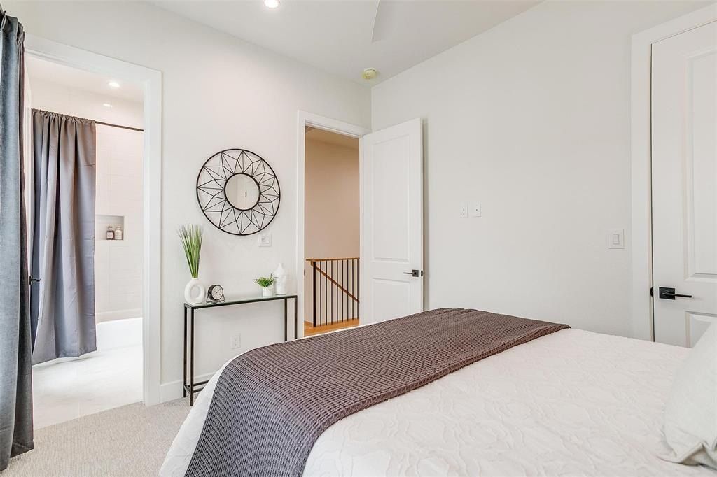 130 S Cooper Street. Arlington, TX 76013
