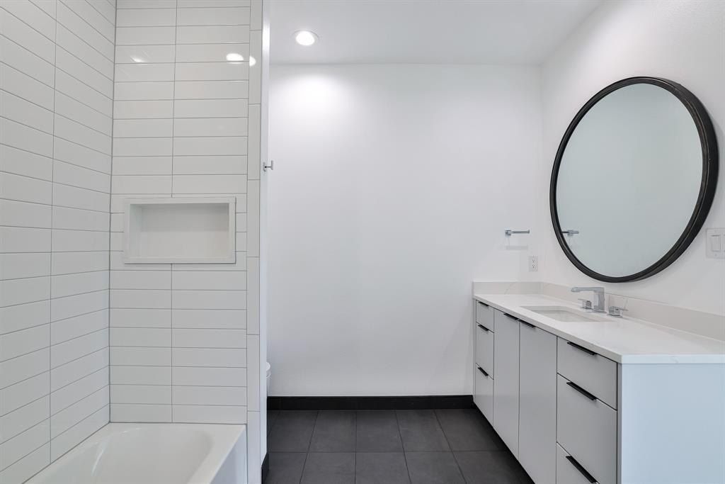 1733 E Lake Drive. Weatherford, TX 76087