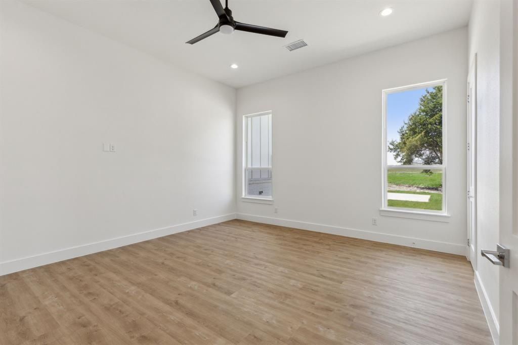 4451 Redbud Lane. Midlothian, TX 76065