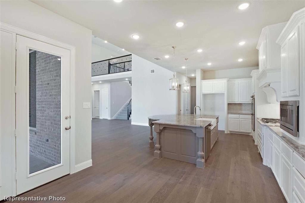 2249 Roaming Trail. Northlake, TX 76247