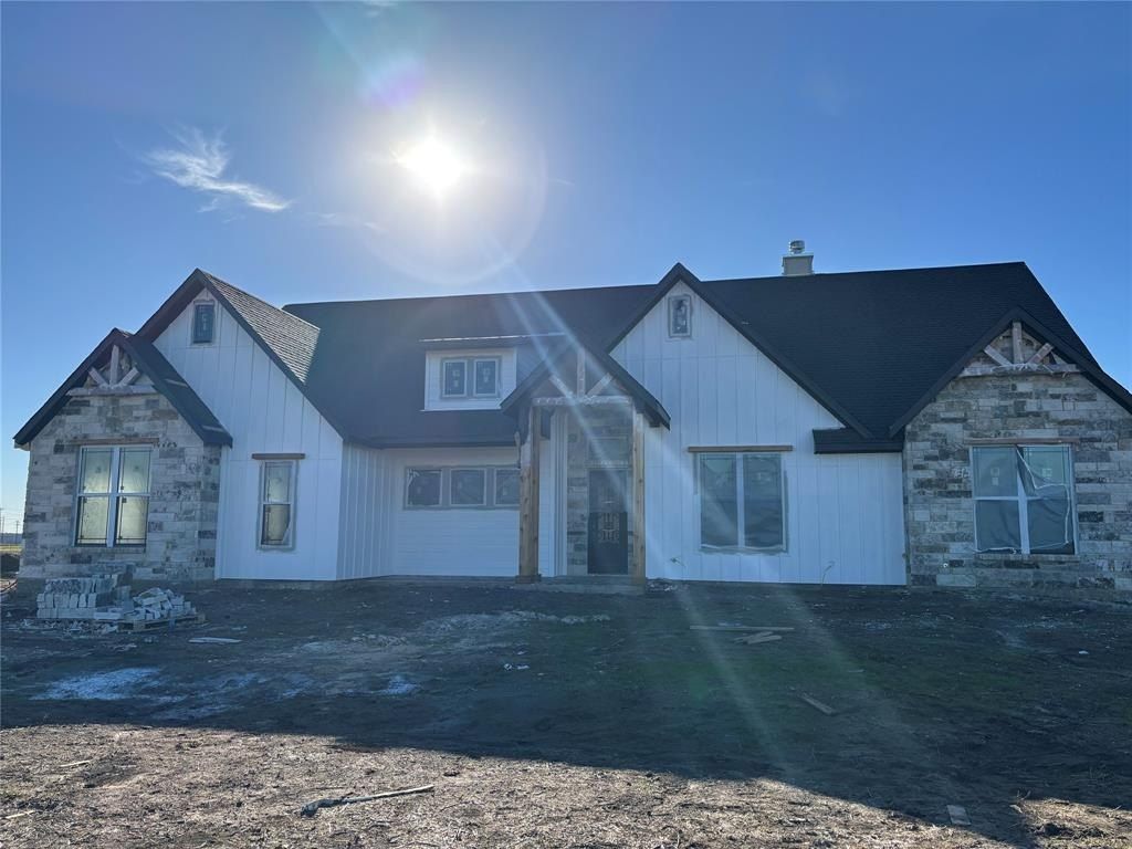 640 Anderson Ranch Road. Waxahachie, TX 75165