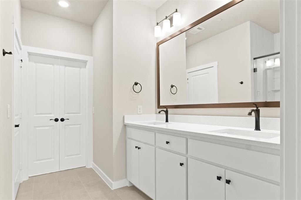 7247 Sauvignon Way. Grand Prairie, TX 75054