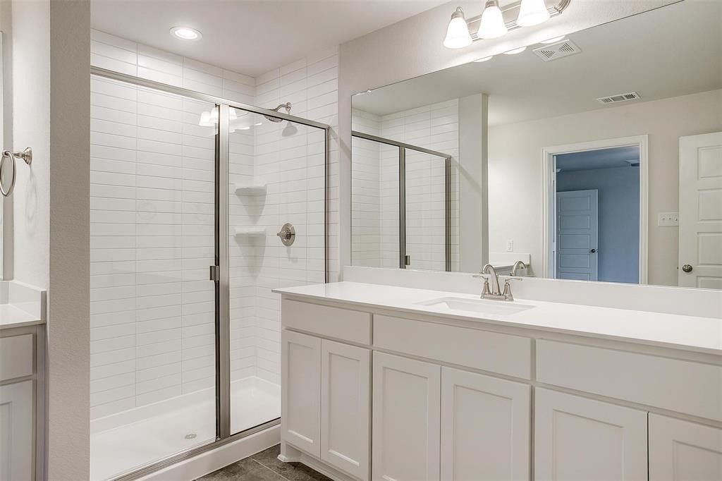 6932 Crimson Drive. Arlington, TX 76001
