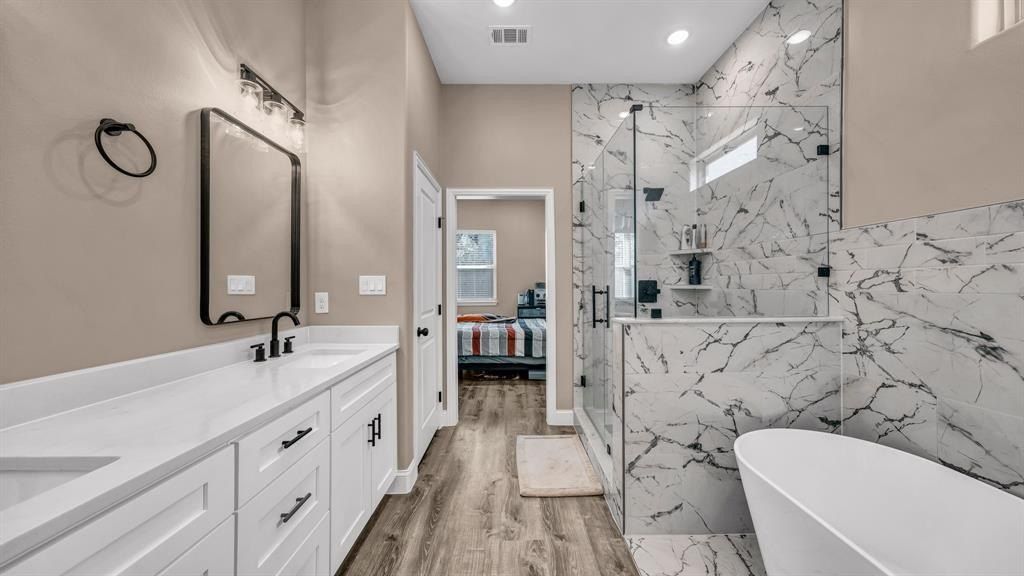 5513 Firewood Trail. Granbury, TX 76048