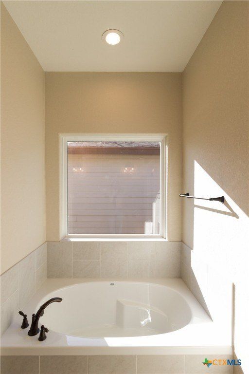 117 Lost Pines Lane. Marion, TX 78124