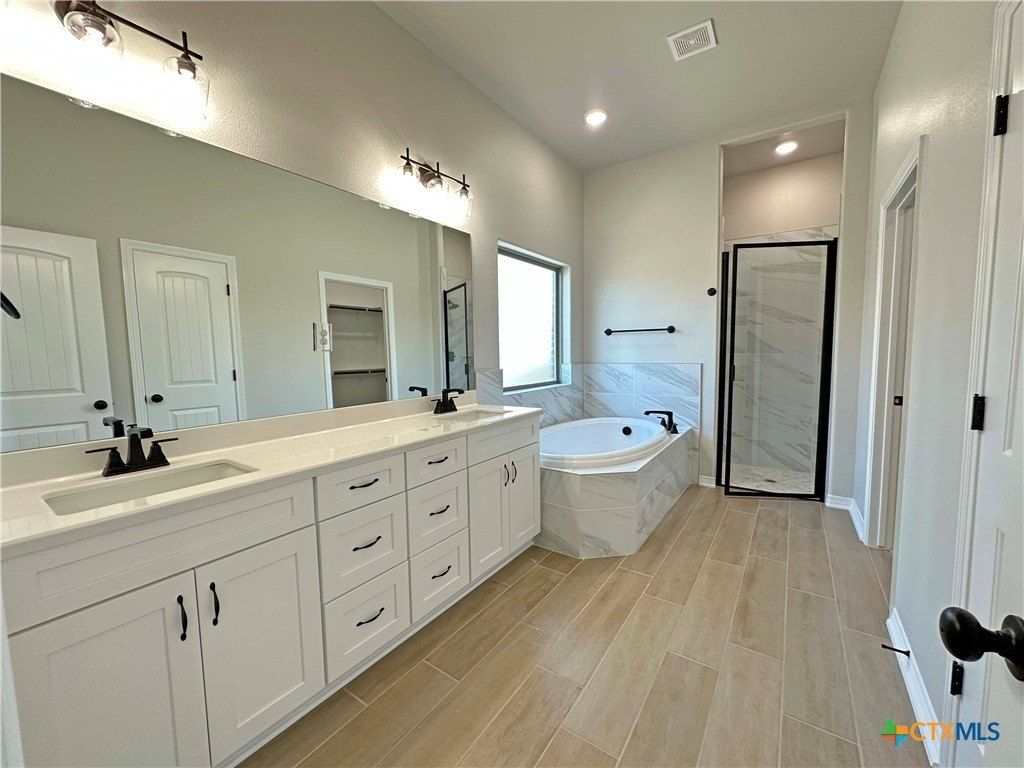 402 Juniper Drive. Troy, TX 76579