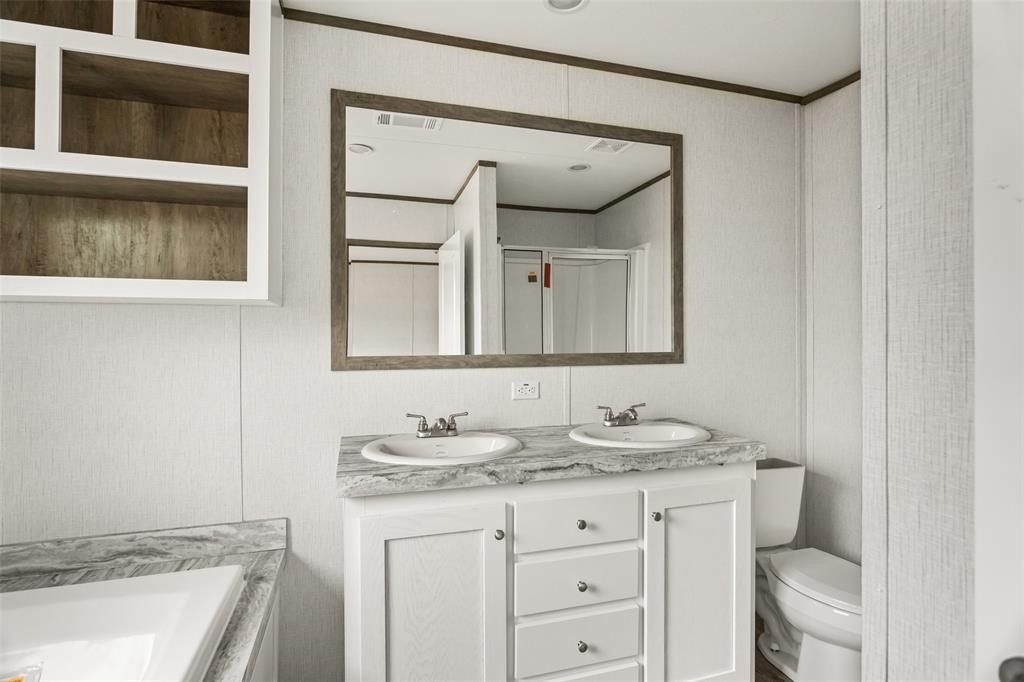 3606 Hilltop Road. Granbury, TX 76048