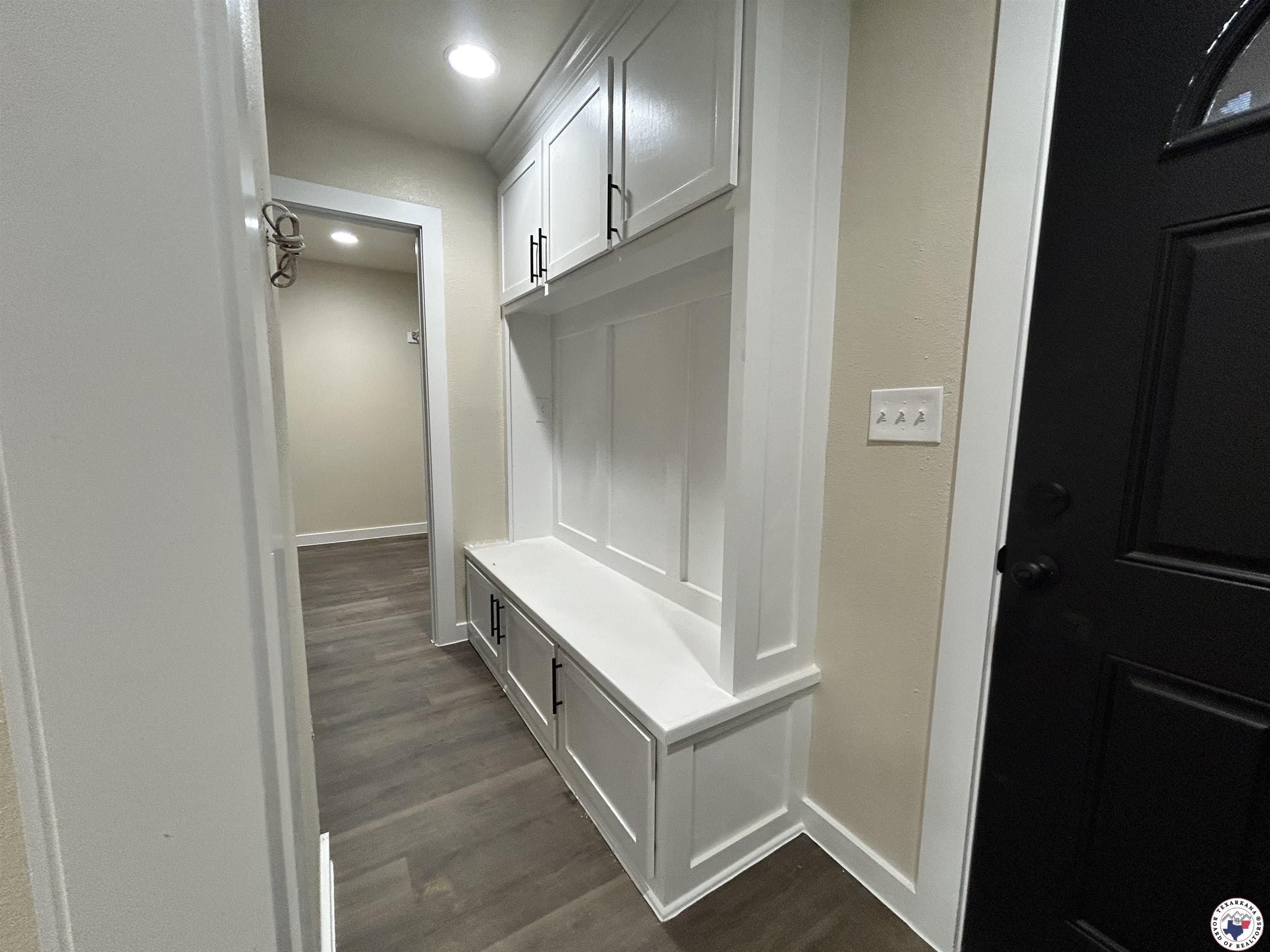 110 Village Place. Wake Village, TX 75501