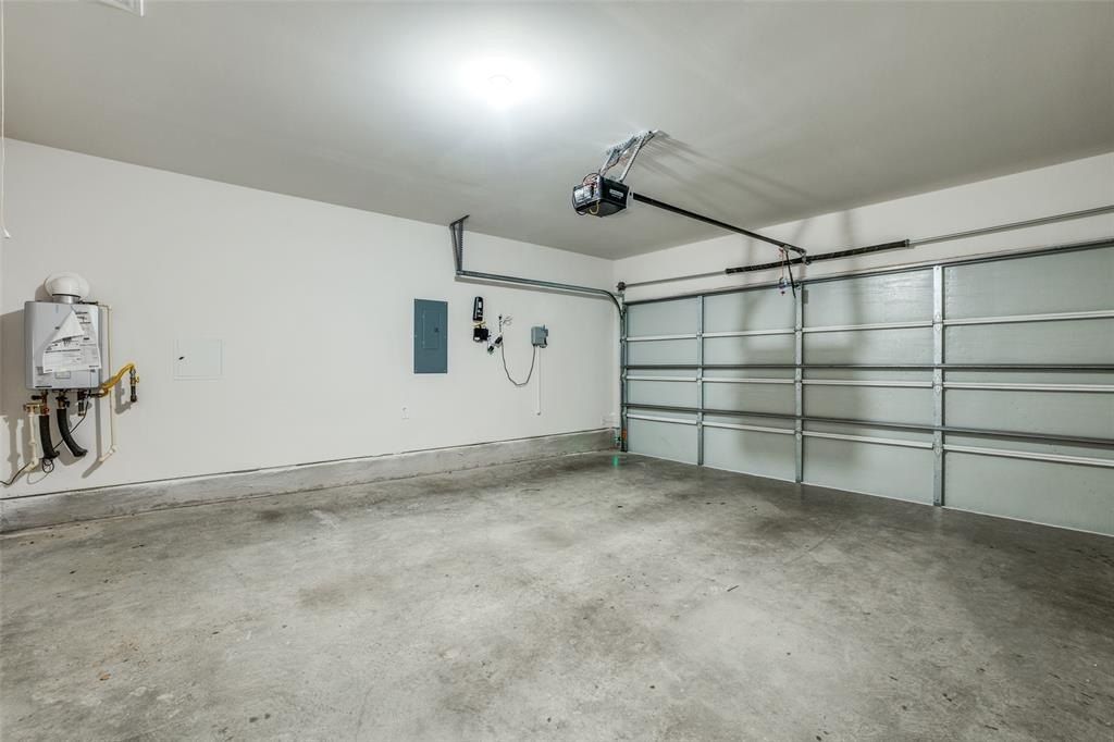 2531 Quiet Oak Lane. Crandall, TX 75114