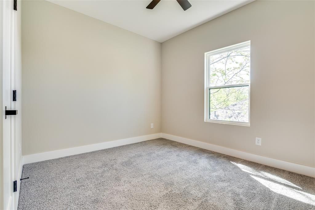 706 Perry Avenue. Waxahachie, TX 75165