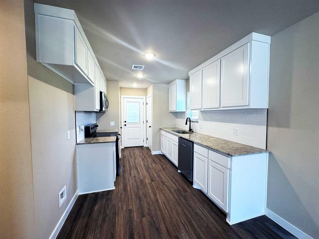 2385 Miller Street. Denison, TX 75020