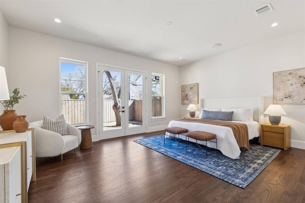 8638 Lockhaven Drive. Dallas, TX 75238