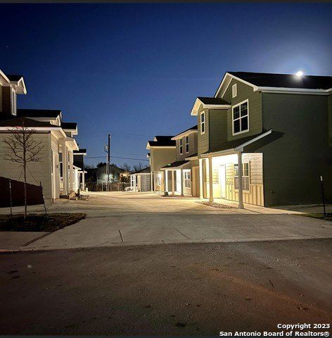2087 Silver Oak Dr. San Antonio, TX 78213
