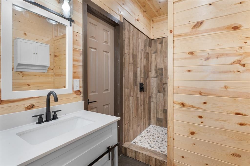 905 N Walnut. Winnsboro, TX 75494