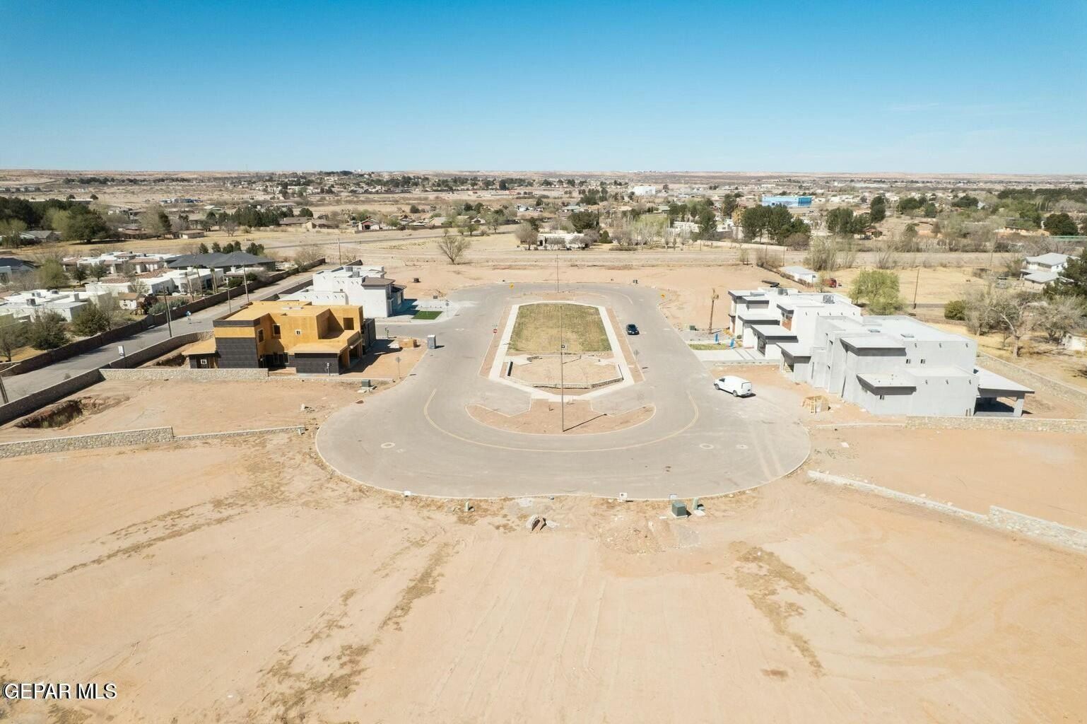 856 W Gate. El Paso, TX 79932