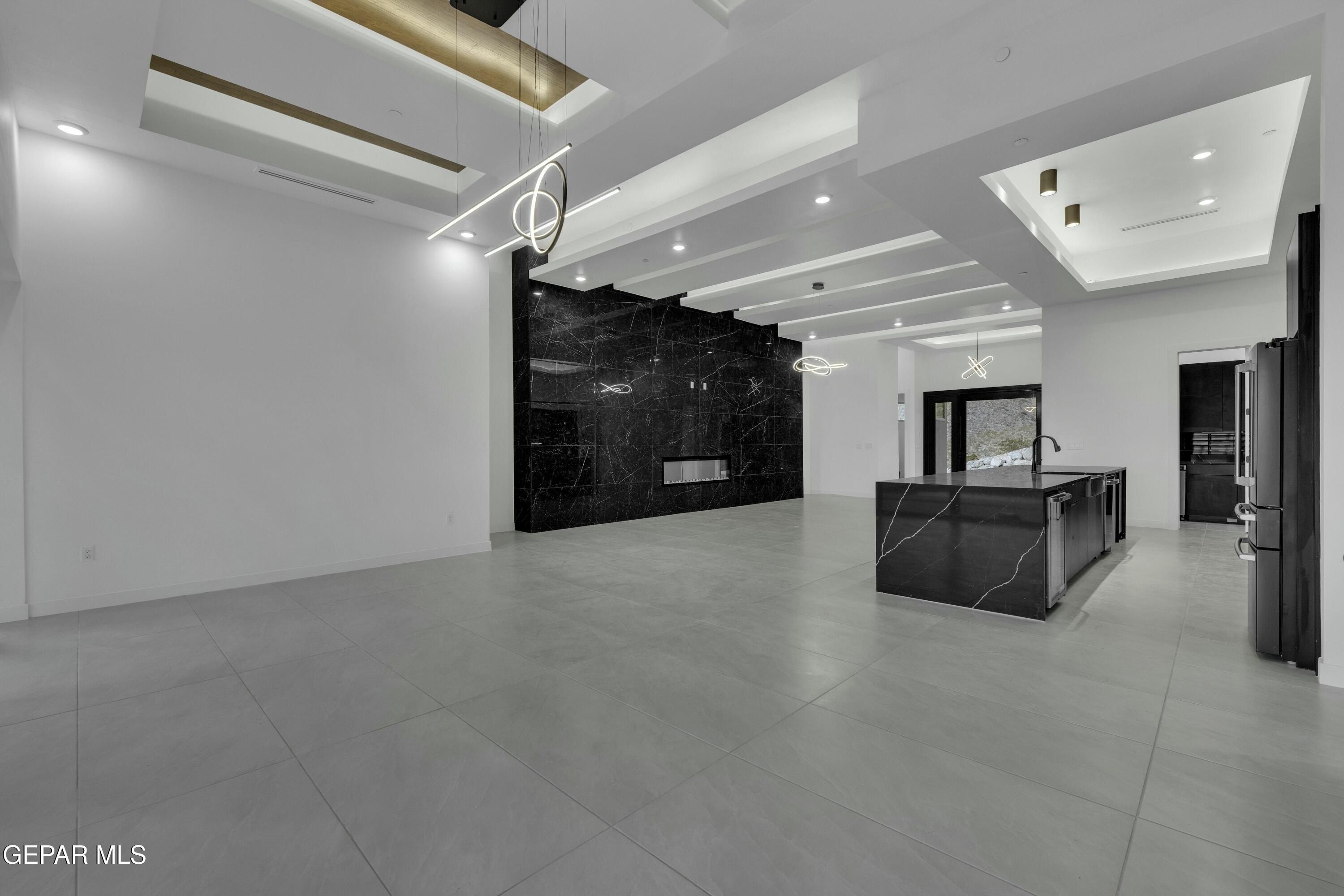 840 W Gate. El Paso, TX 79932