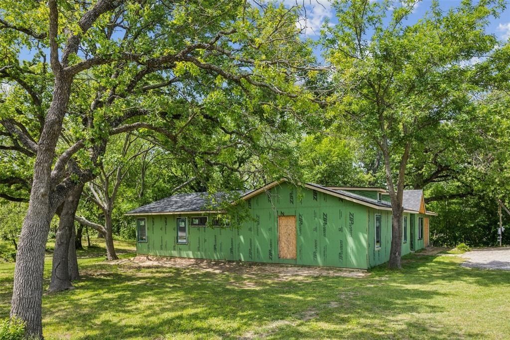 1009 Church Street. Colleyville, TX 76034