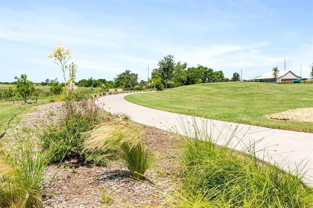 612 Godley Ranch. Godley, TX 76044