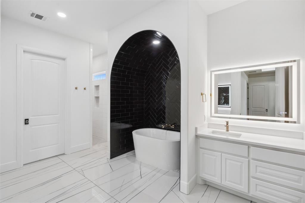 2409 Candlestick Drive. Granbury, TX 76049