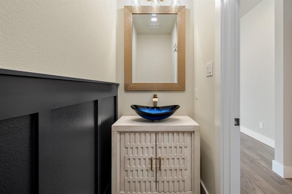 4858 S Theresa Drive. Denison, TX 75020