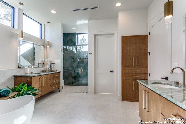 8191 Blue Oak Way. San Antonio, TX 78266