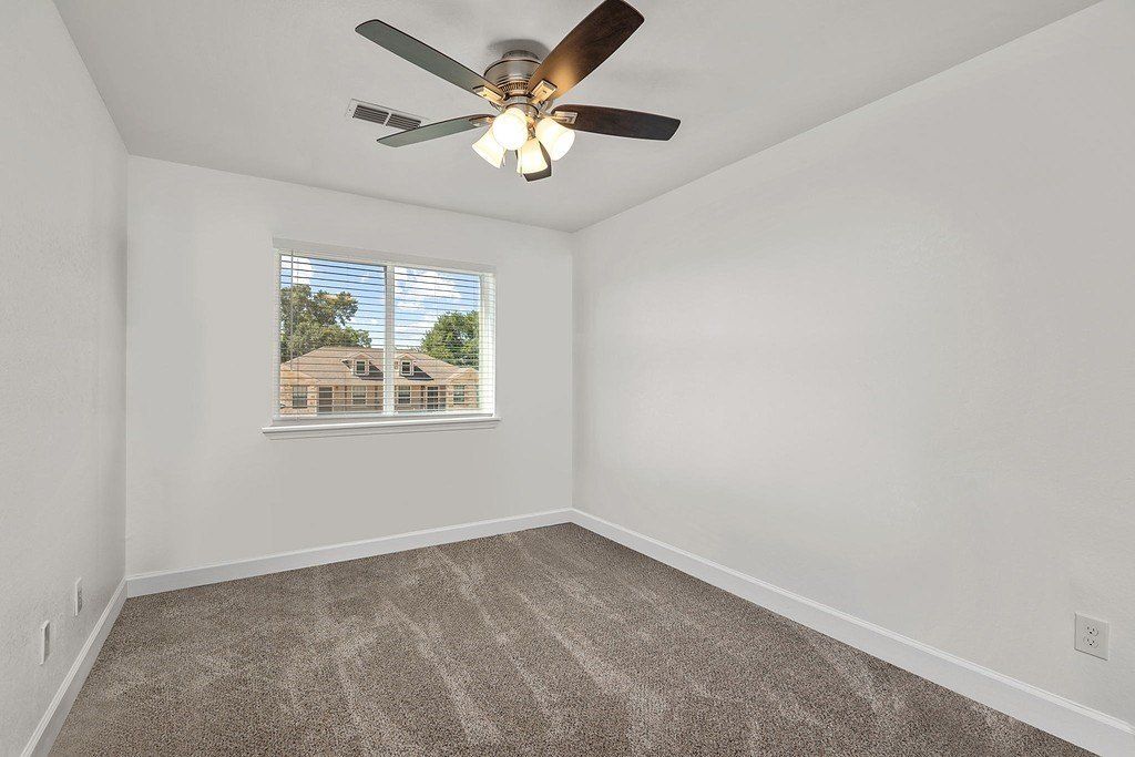 10031005 Armbrister Street. Brenham, TX 77833