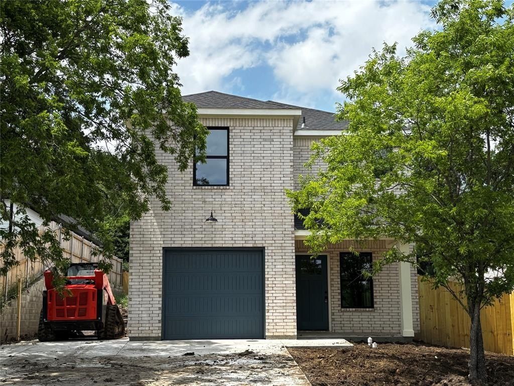 2929 Angle Avenue. Fort Worth, TX 76106