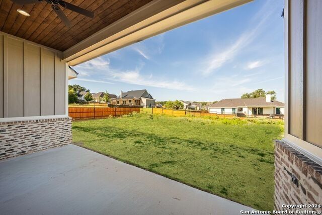 124 E Magnolia Cir. La Vernia, TX 78121