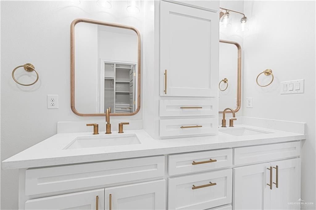 3901 Crimson Avenue. Mission, TX 78574