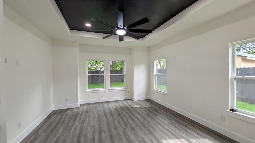 5629 Lester Granger. Fort Worth, TX 76112