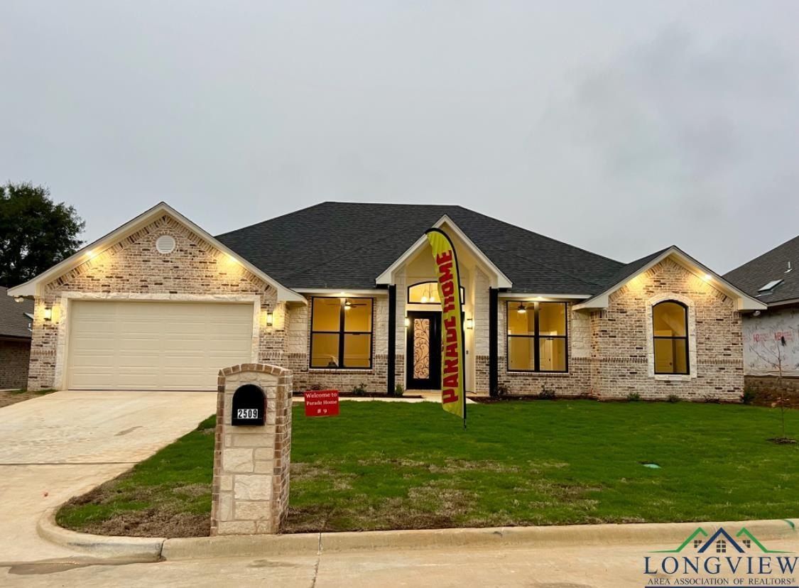 2509 Windmill Lane. Longview, TX 75601