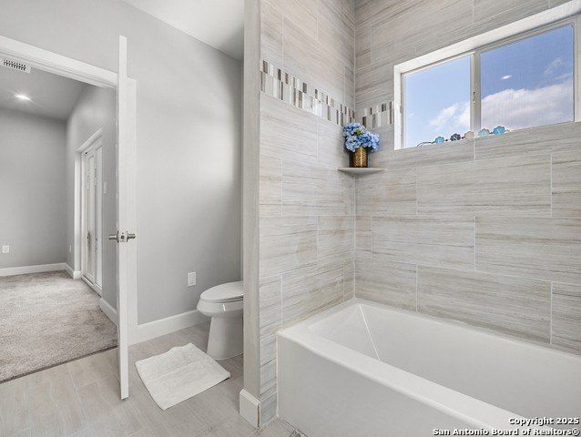 408 Canyon Circle. Canyon Lake, TX 78133