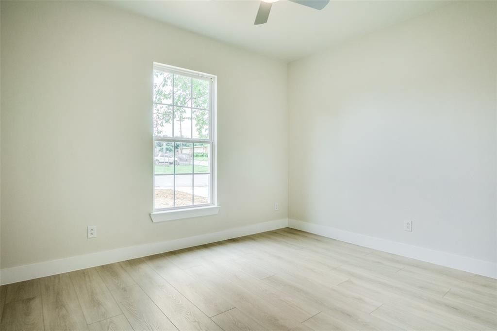 5632 Goodman Avenue. Fort Worth, TX 76107