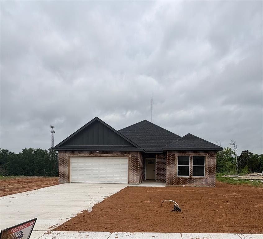 711 N College Street. West, TX 76691