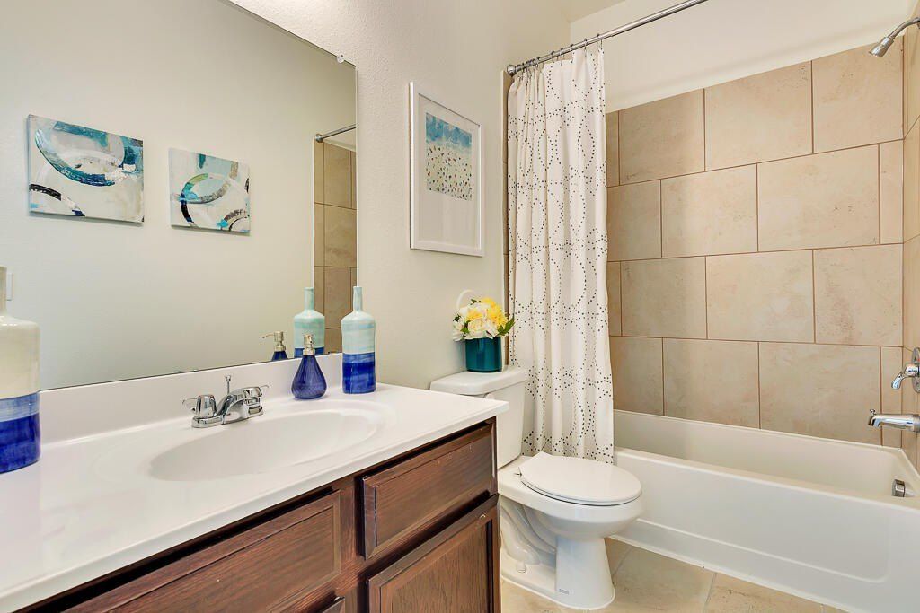 14329 Chris Zingo Lane. Horizon City, TX 79928