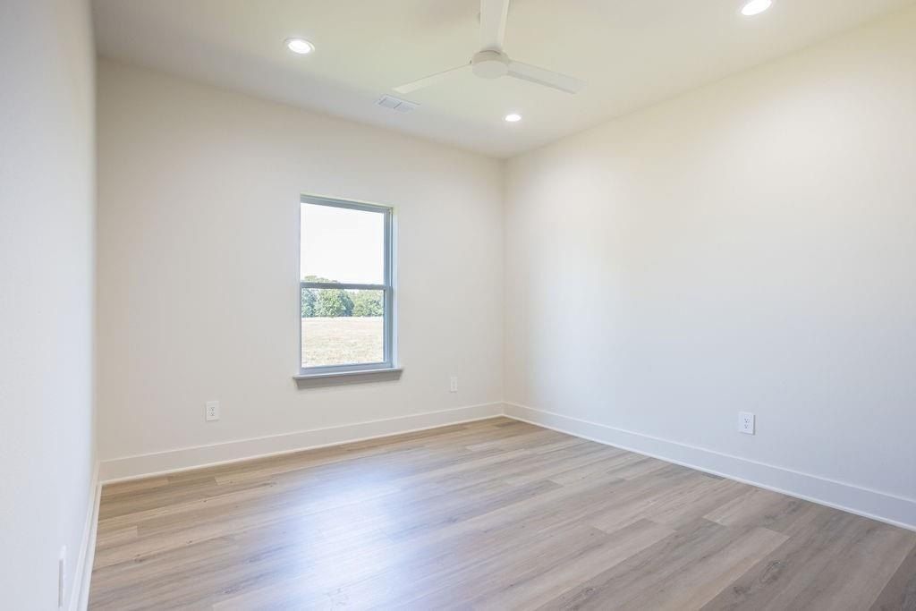 115 Palisades Drive. Gordonville, TX 76245