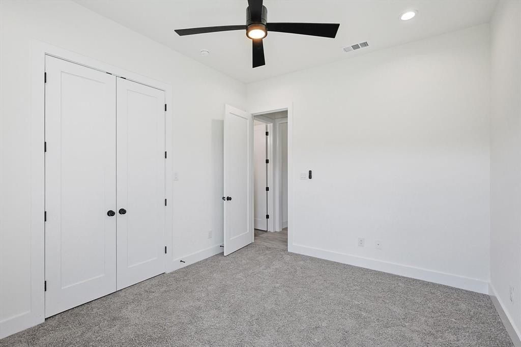 5009 Glenoaks Court. Weatherford, TX 76088