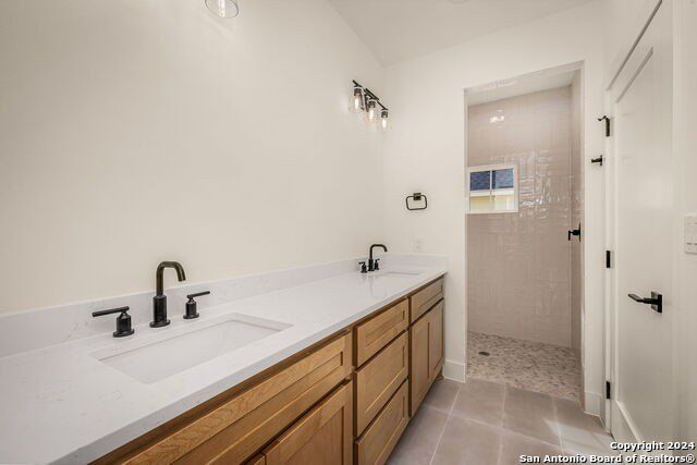 1672 Hillcrest Forest. Canyon Lake, TX 78133
