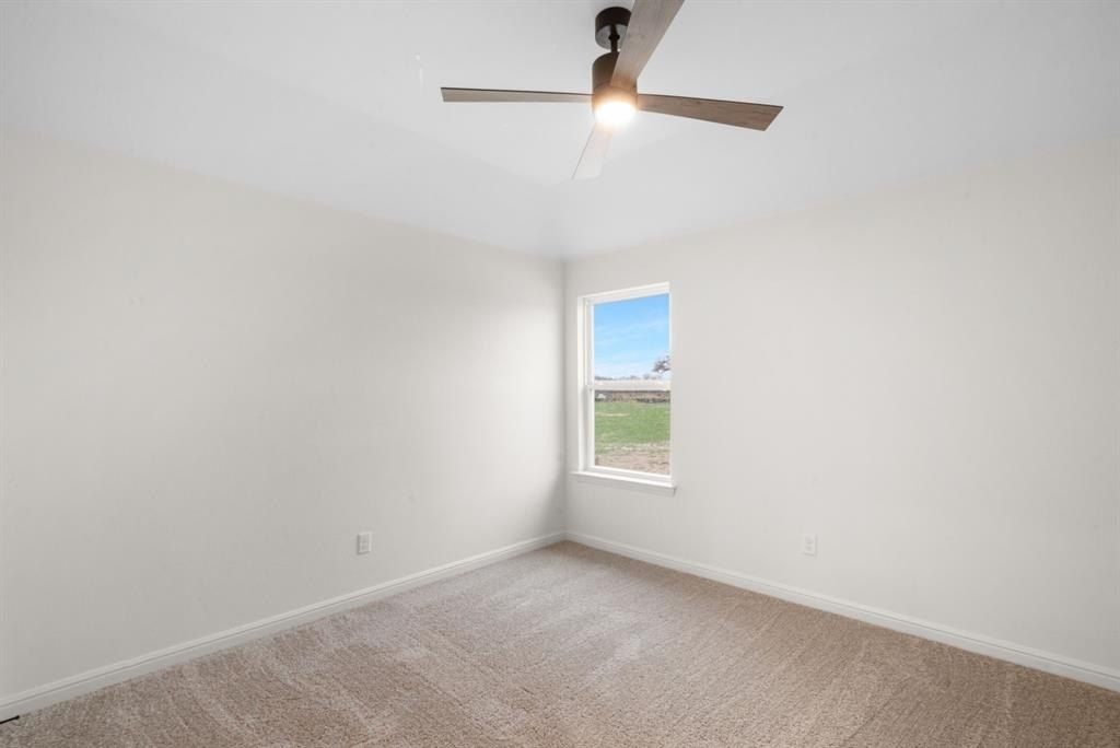 236 Yawney Drive. Lipan, TX 76462