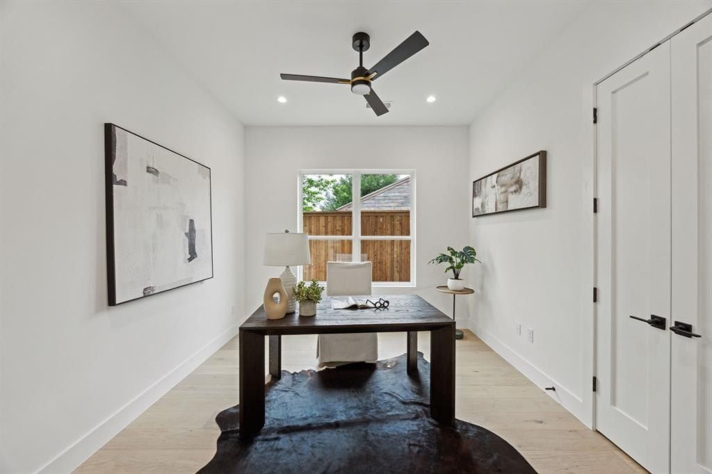 3815 Hawick Lane. Dallas, TX 75220