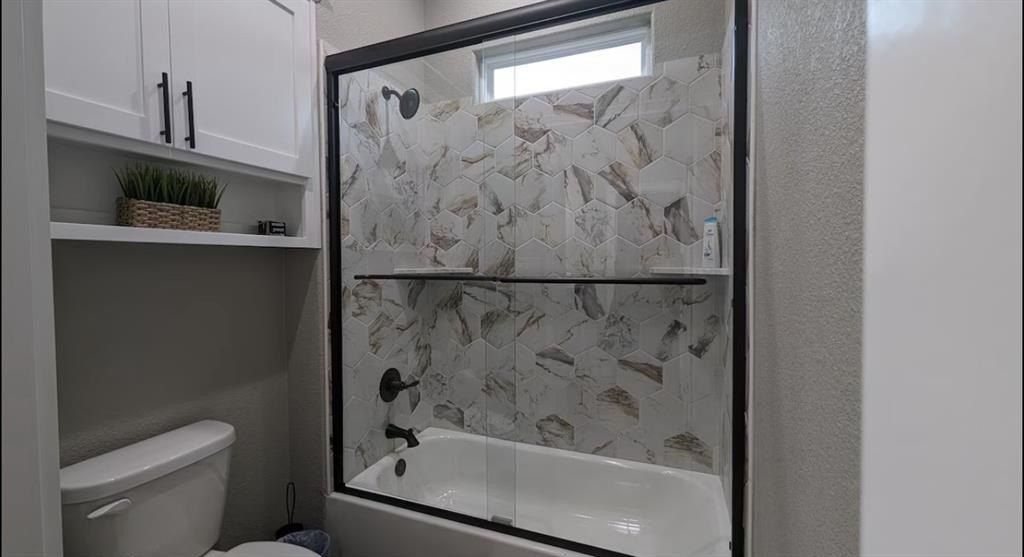 886 County Road 3341. Paradise, TX 76073