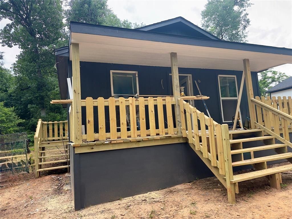 708 N 1St. Gladewater, TX 75647