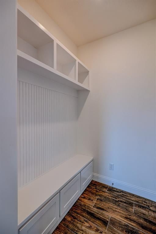 7231 Velvetleaf. Benbrook, TX 76126