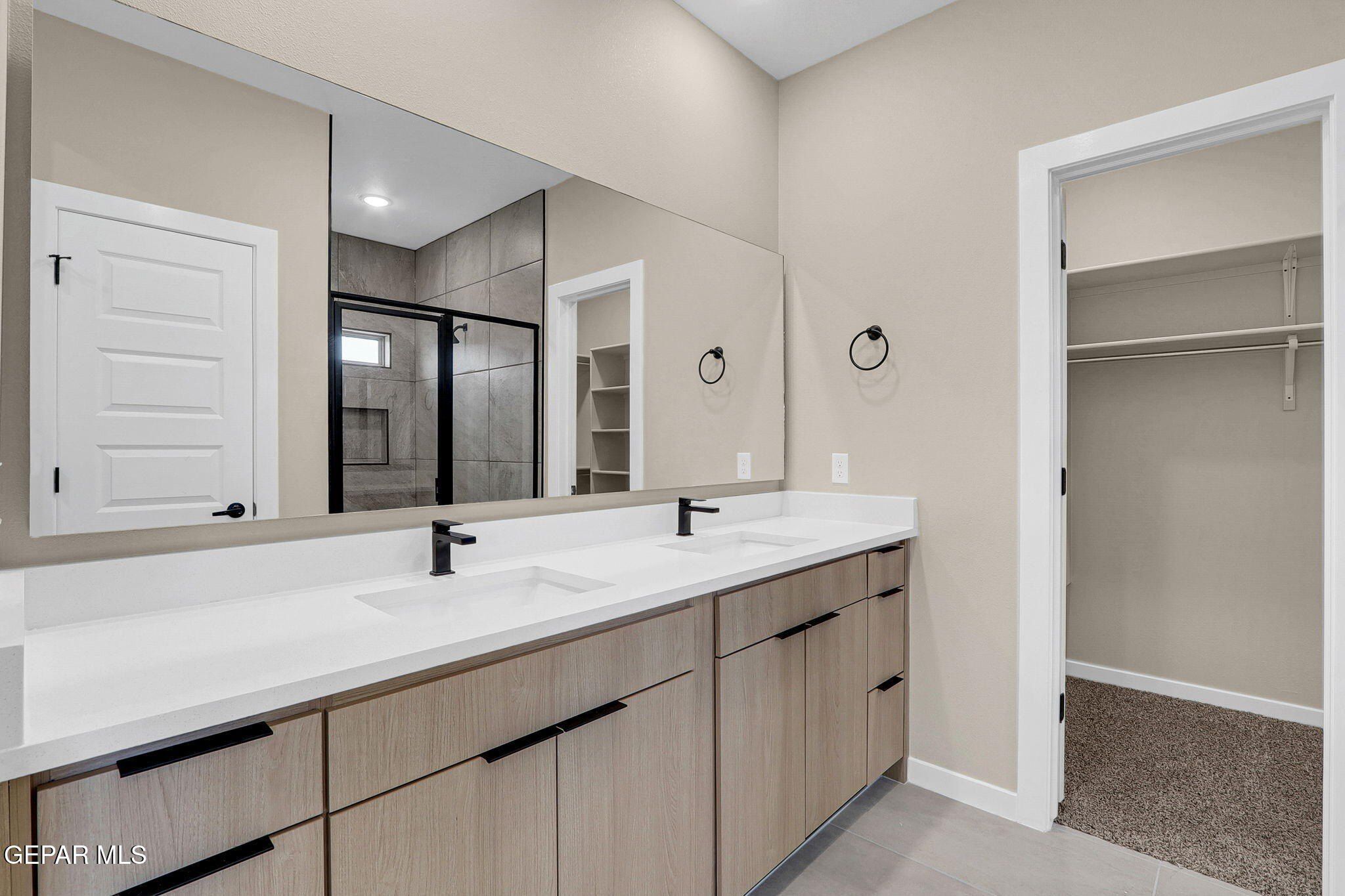 8405 Wally Place. Vinton, TX 79821