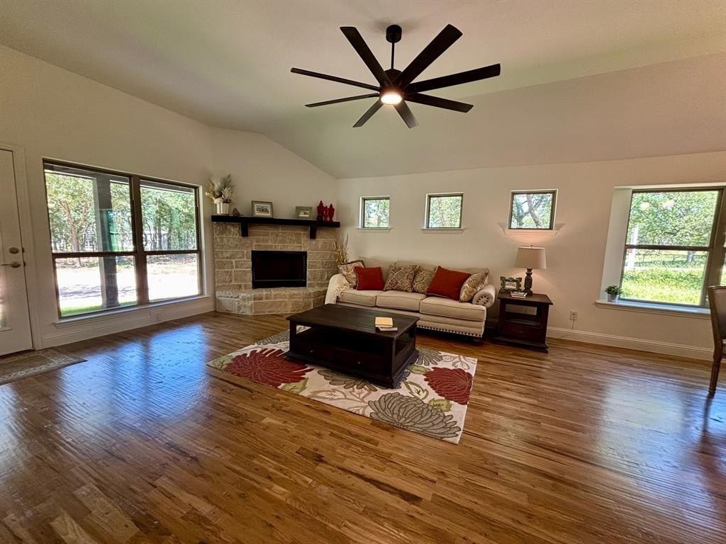 135 Rj Smith Drive. Boyd, TX 76023