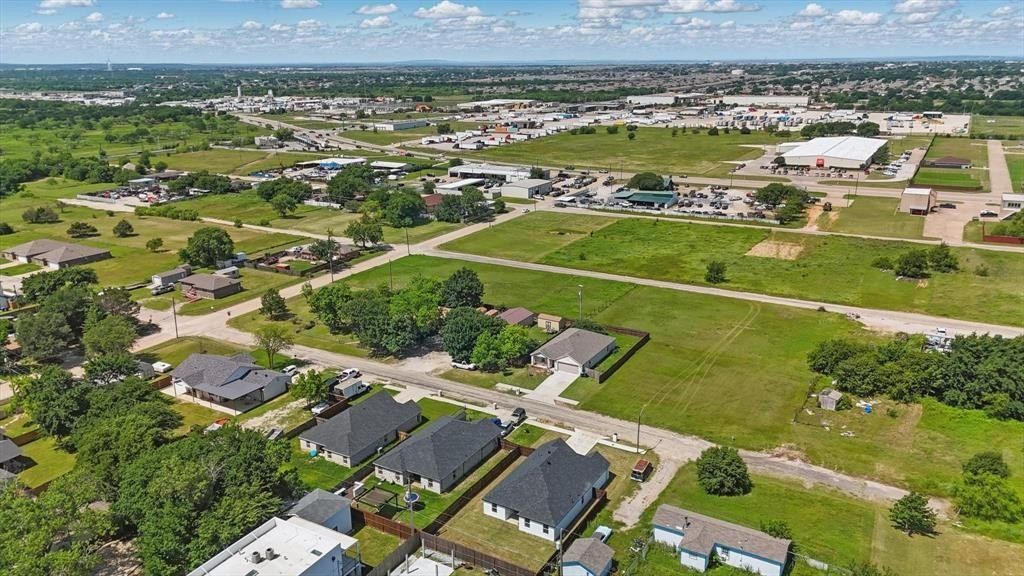 9413 Prairieview Drive. Fort Worth, TX 76134