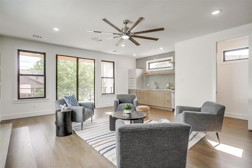 3916 W 5Th Street. Fort Worth, TX 76107