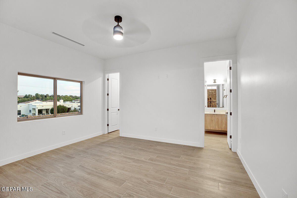 820 W Gate. El Paso, TX 79932