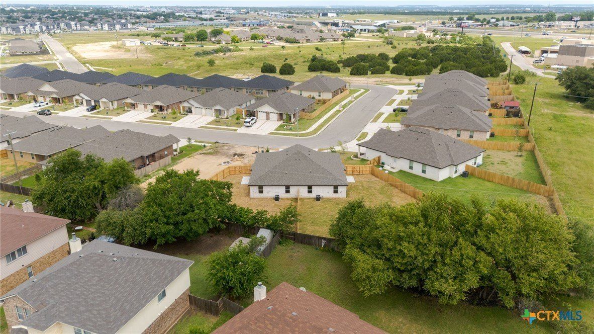 5224 Rose Garden Loop. Killeen, TX 76542